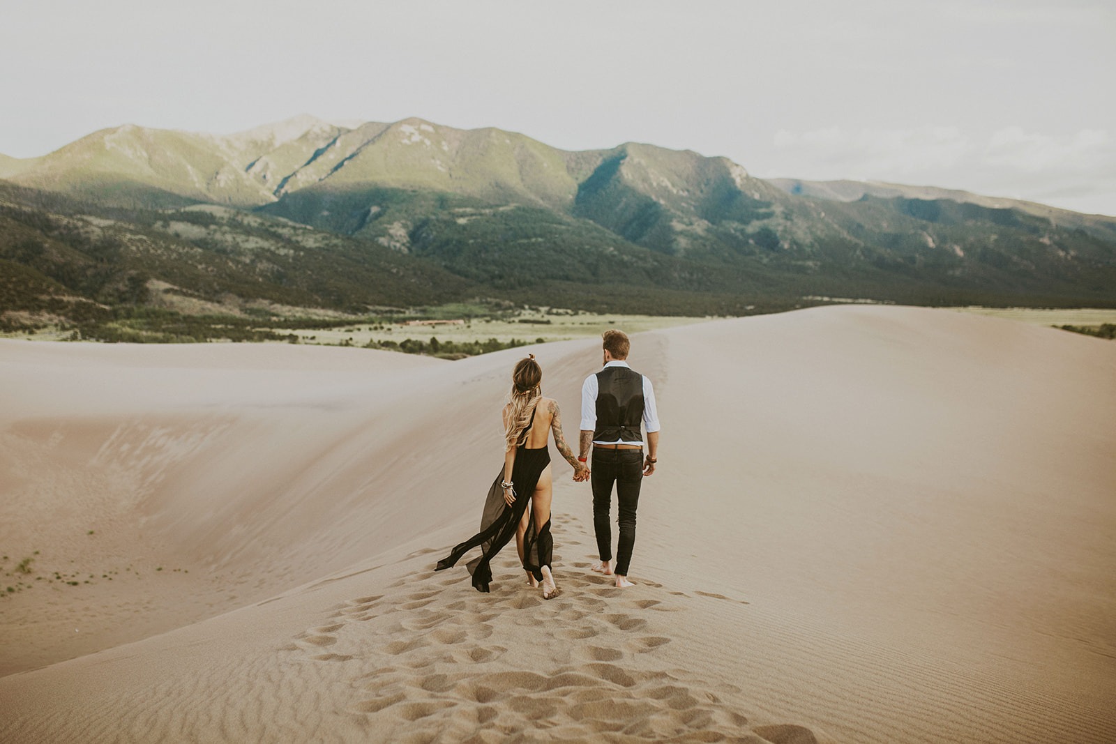 Desert Meets Tropical Elopement in Desert Love Land 