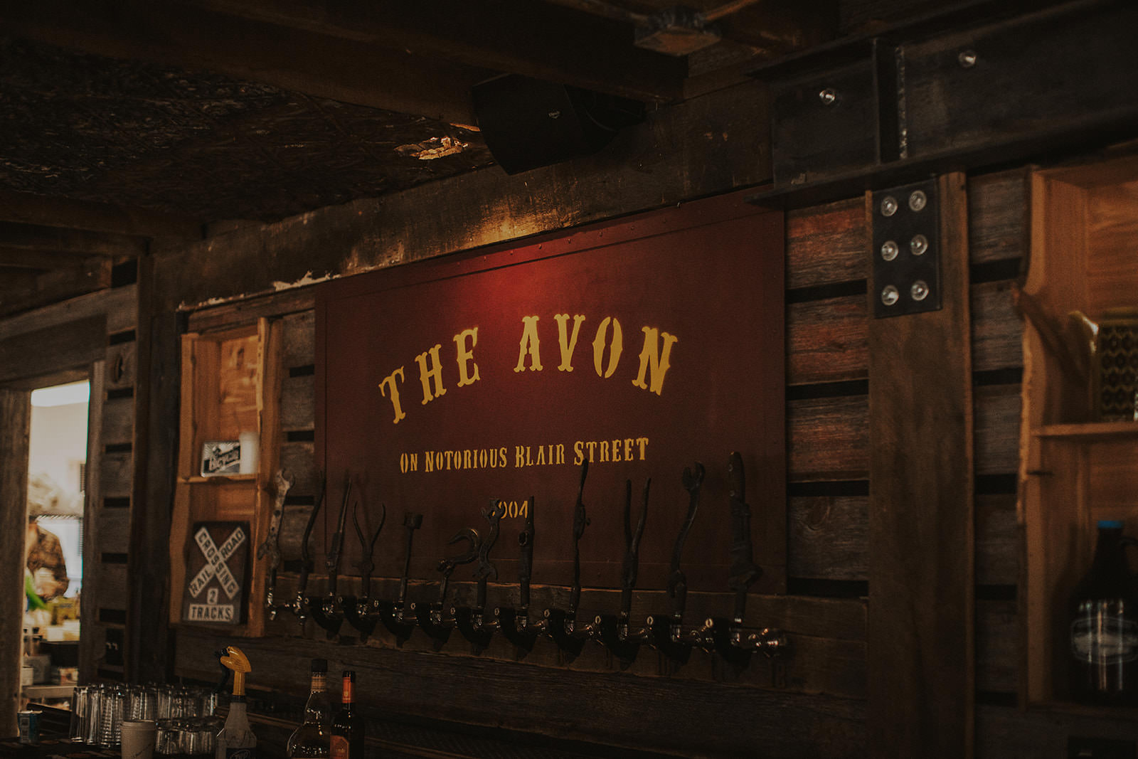 Photo of the saloon interior of the Avon Hotel.